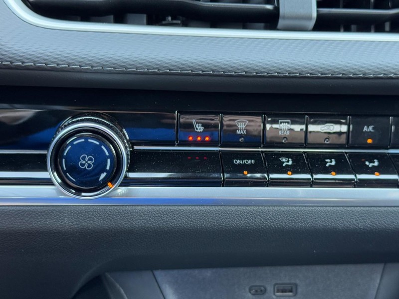 Chevrolet Equinox Vehicle Image 13