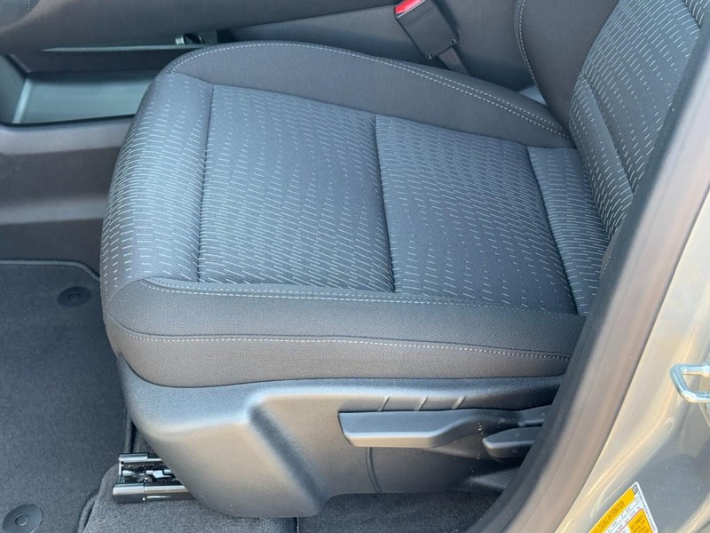 Chevrolet Equinox Vehicle Image 15