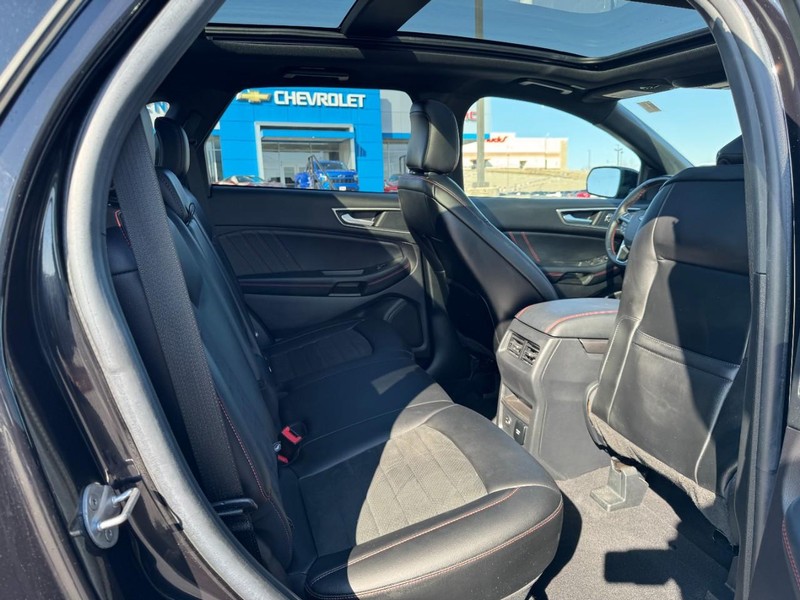 Ford Edge Vehicle Image 10