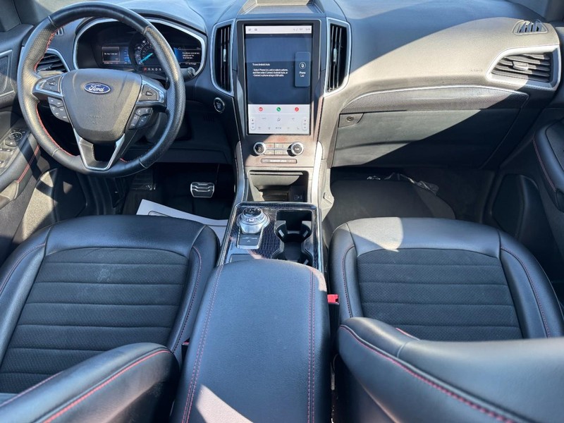 Ford Edge Vehicle Image 11