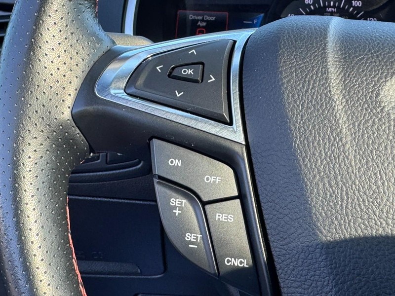 Ford Edge Vehicle Image 18