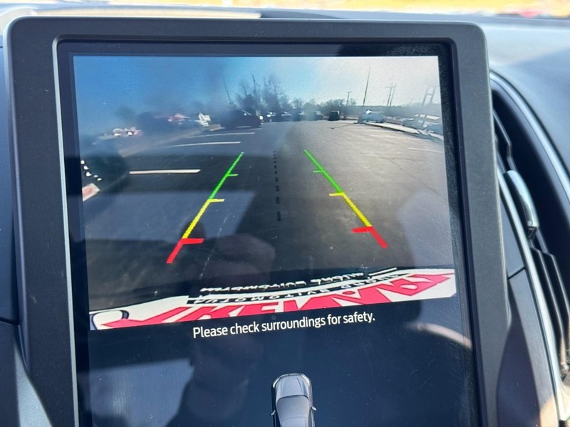 Ford Edge Vehicle Image 21