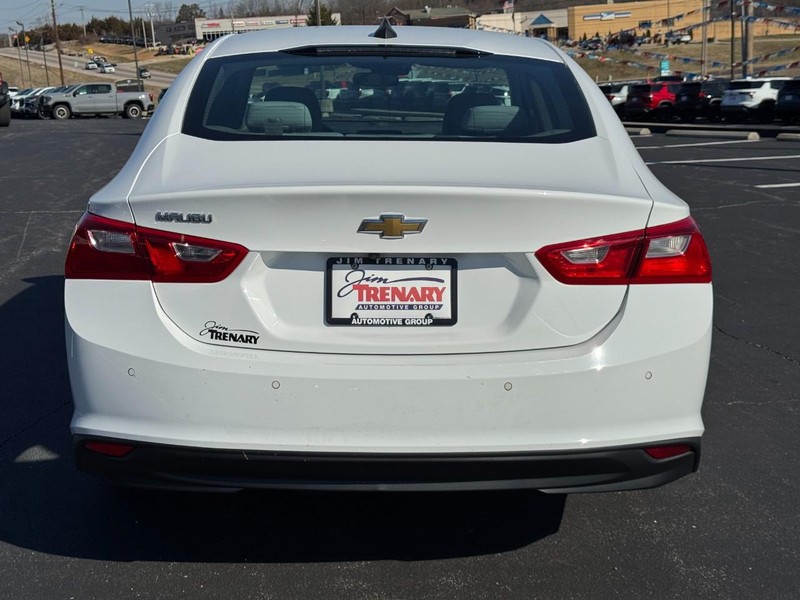 Chevrolet Malibu Vehicle Image 05