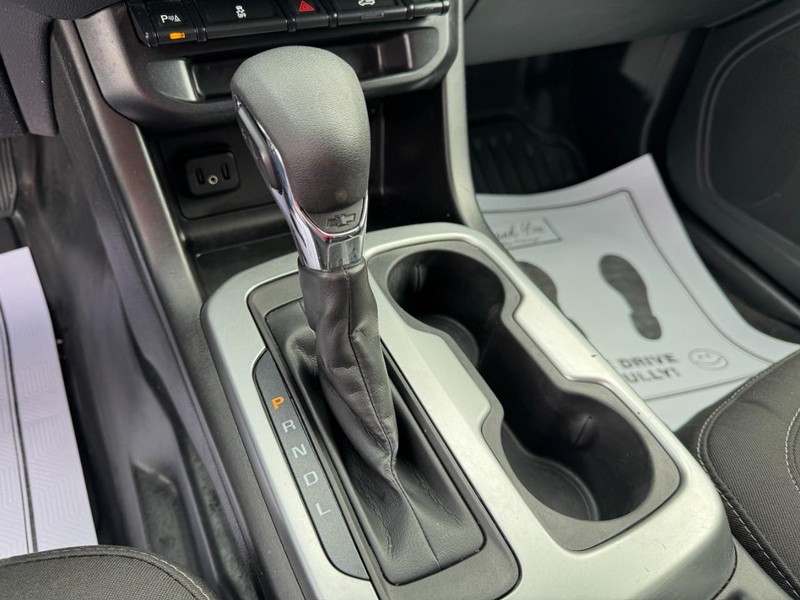Chevrolet Colorado Vehicle Image 18