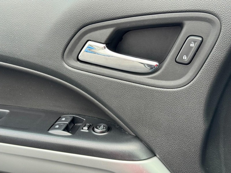 Chevrolet Colorado Vehicle Image 19