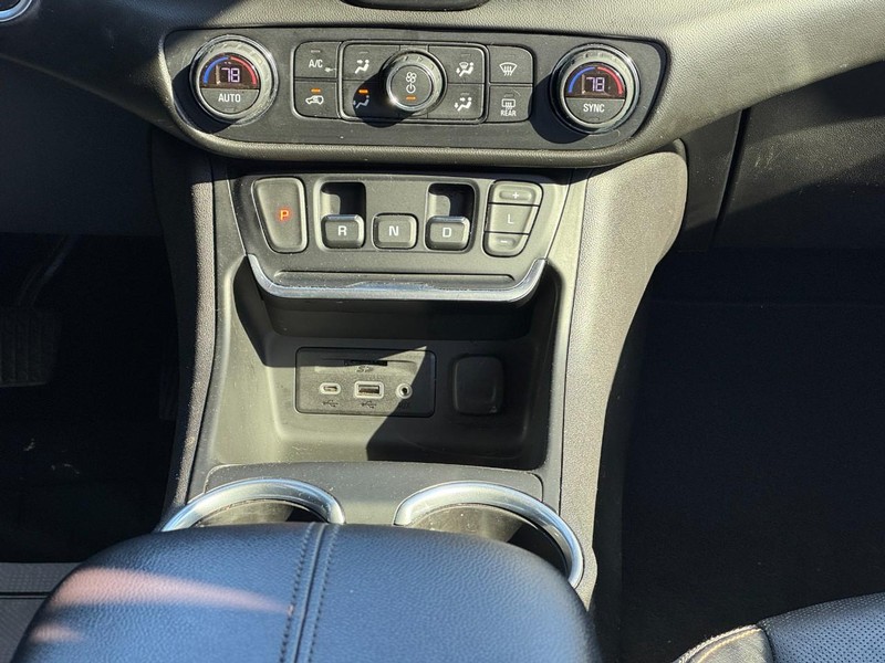 GMC Terrain Vehicle Image 14