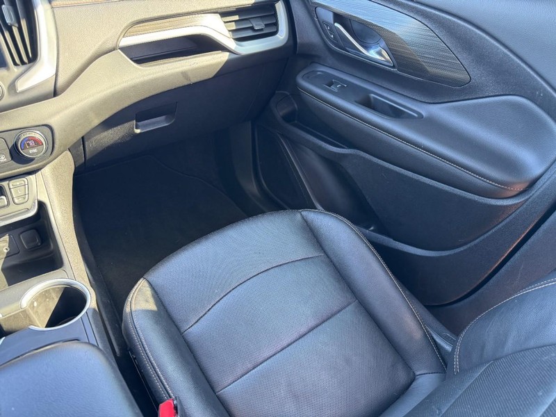 GMC Terrain Vehicle Image 15