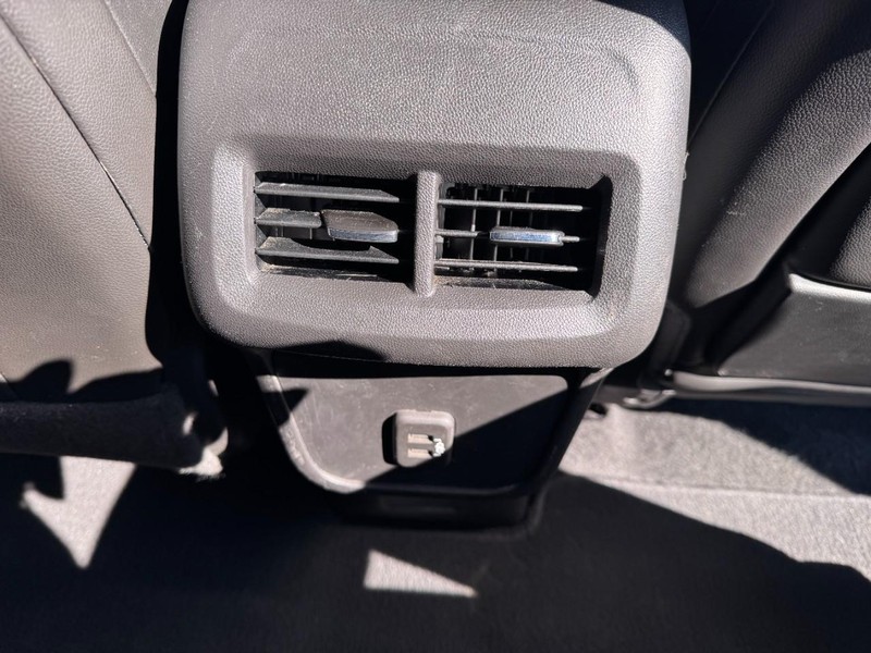 GMC Terrain Vehicle Image 16