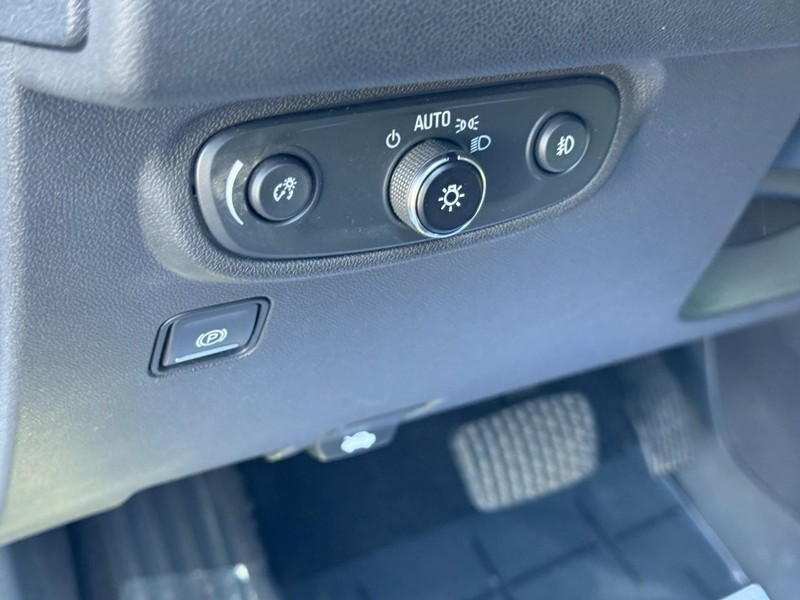 GMC Terrain Vehicle Image 17