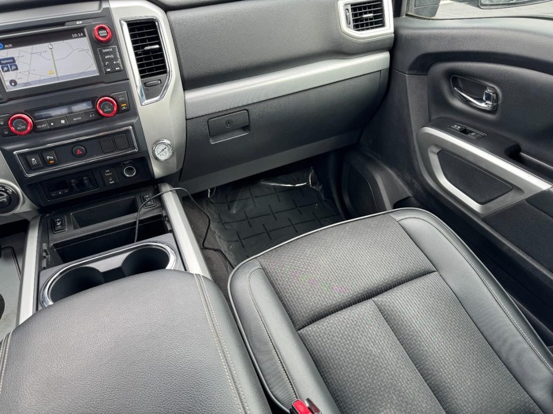 Nissan Titan XD Vehicle Image 15