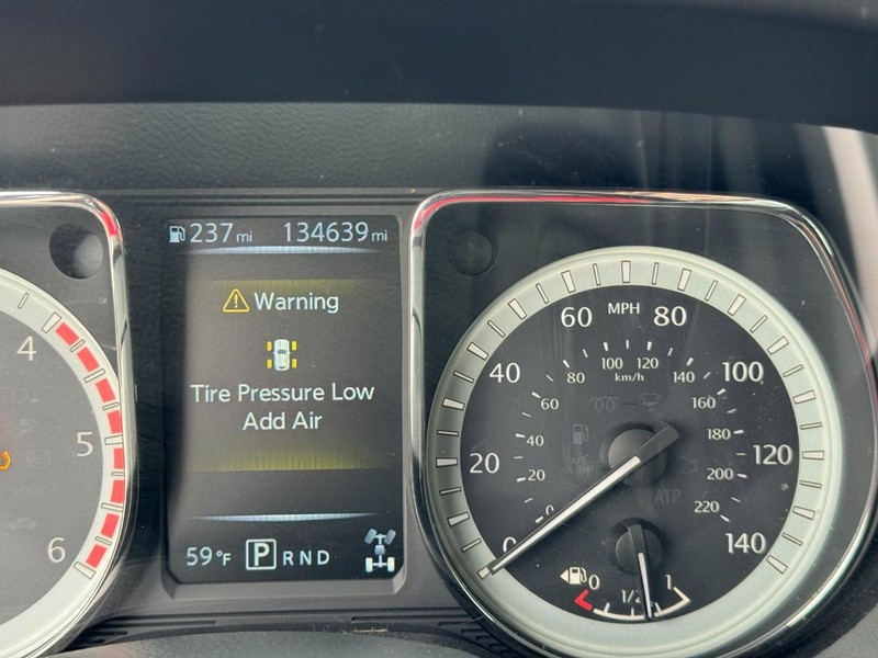 Nissan Titan XD Vehicle Image 20