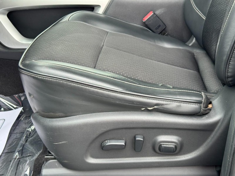 Nissan Titan XD Vehicle Image 25