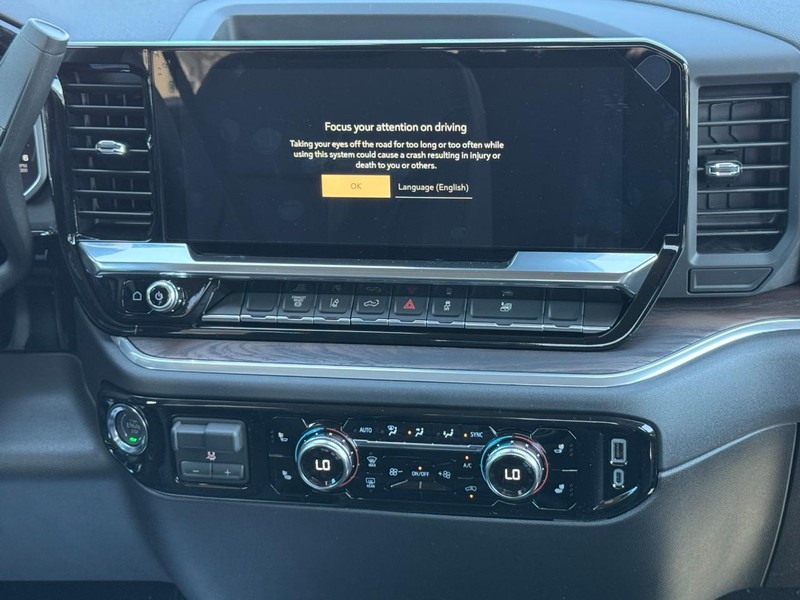 GMC Sierra 2500HD Vehicle Image 09