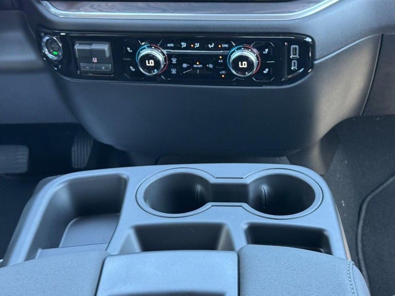 GMC Sierra 2500HD Vehicle Image 10