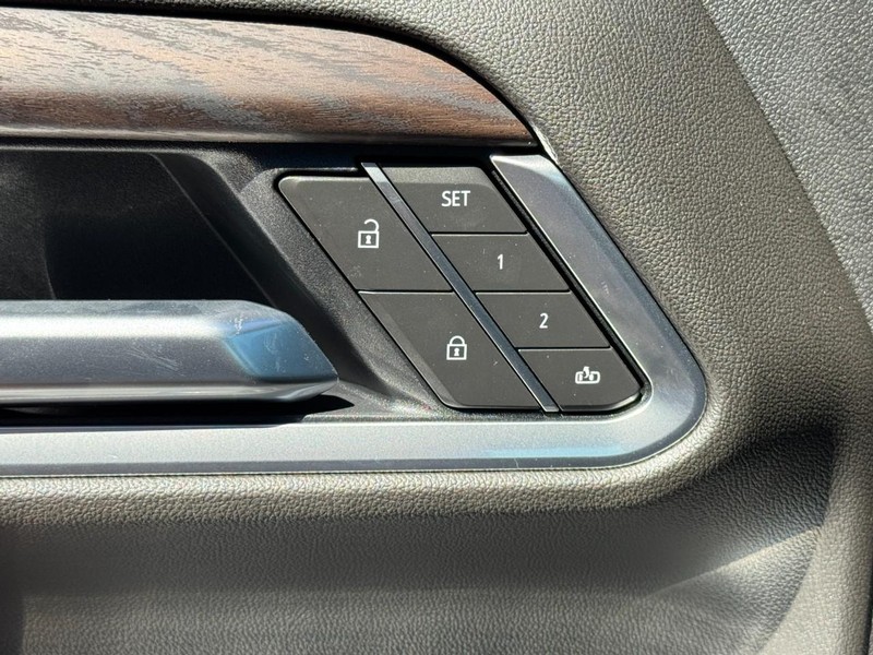 GMC Sierra 2500HD Vehicle Image 11