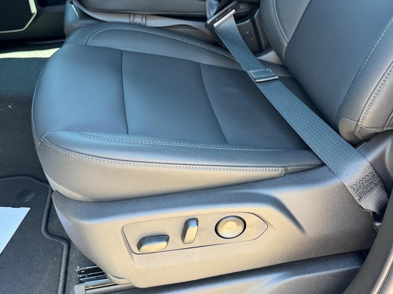 GMC Sierra 2500HD Vehicle Image 16