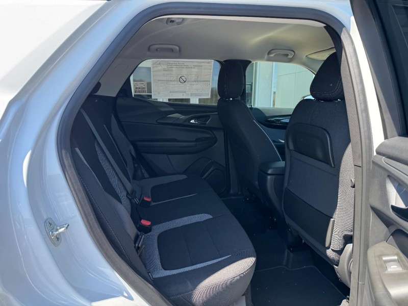 Chevrolet TrailBlazer Vehicle Image 06