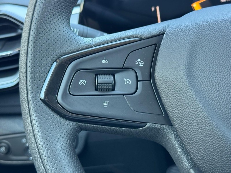 Chevrolet TrailBlazer Vehicle Image 11