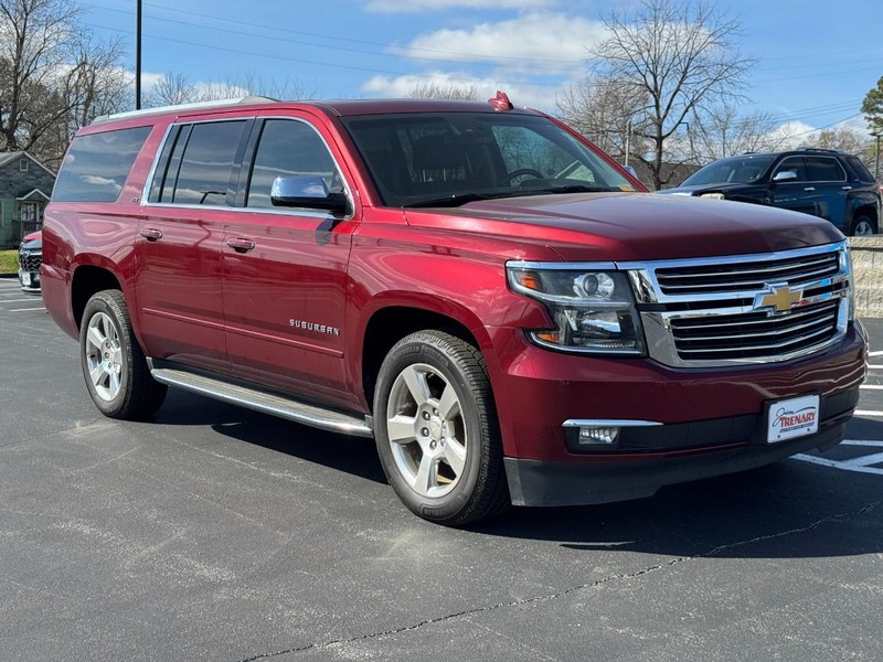 Chevrolet Suburban Vehicle Image 02