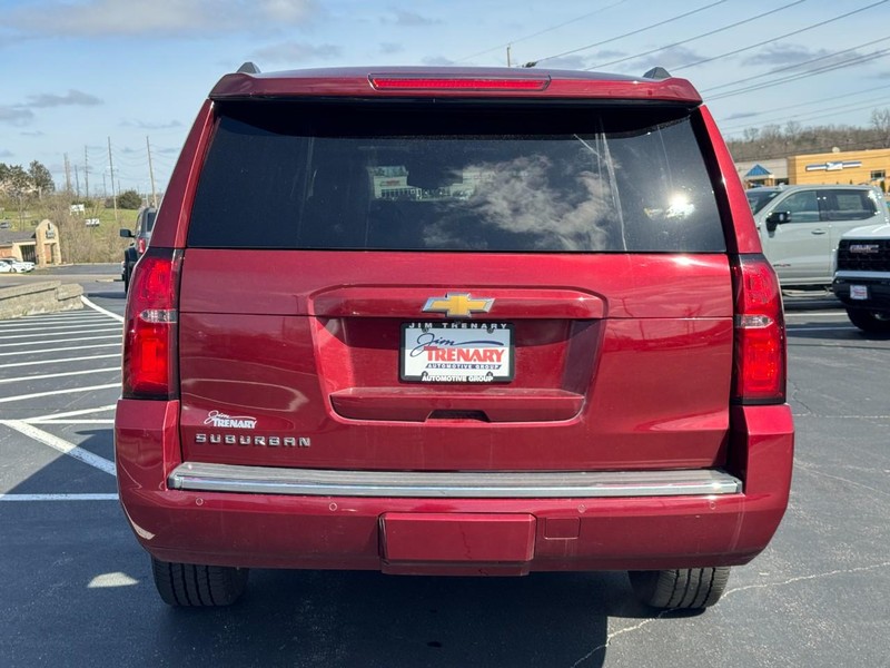 Chevrolet Suburban Vehicle Image 05