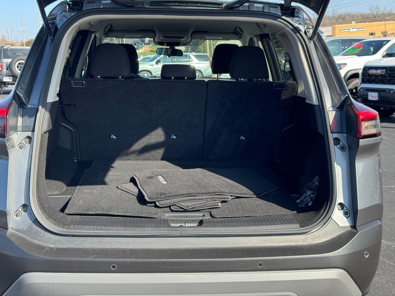 Nissan Rogue Vehicle Image 04