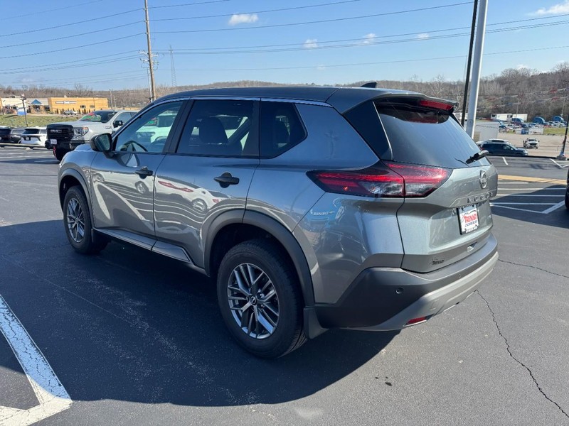 Nissan Rogue Vehicle Image 06