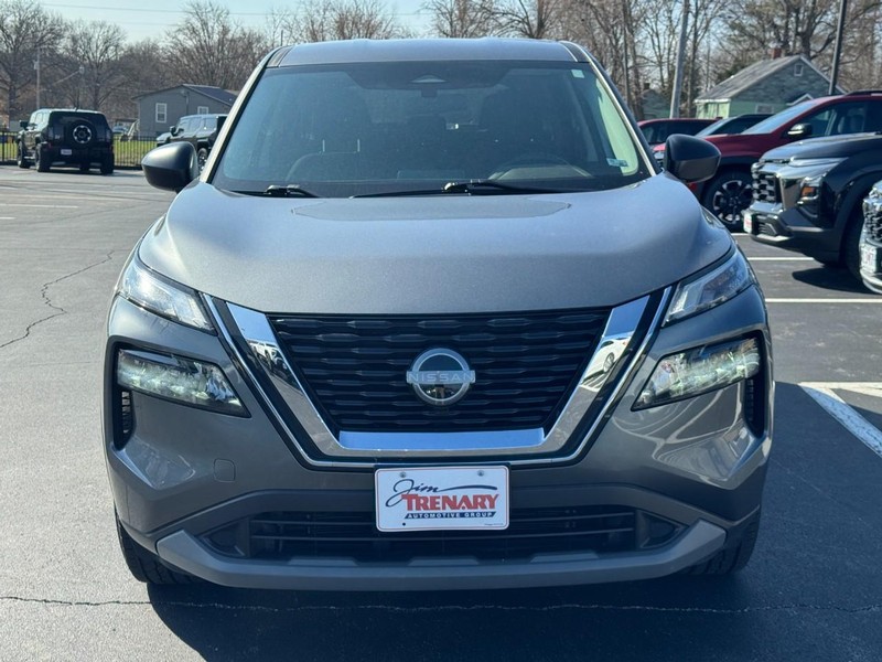 Nissan Rogue Vehicle Image 09