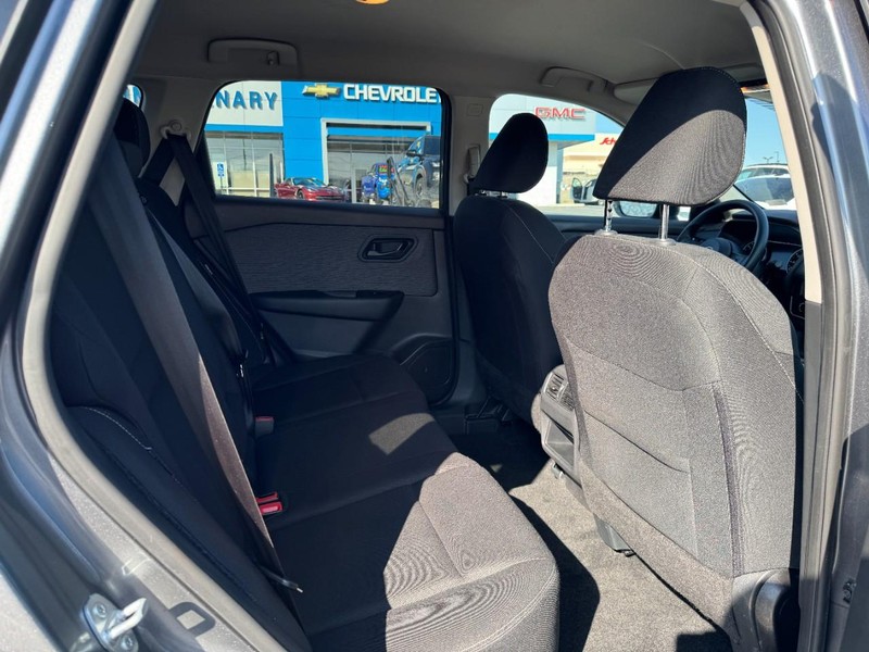 Nissan Rogue Vehicle Image 10