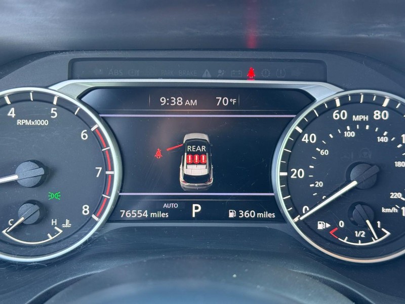 Nissan Rogue Vehicle Image 19