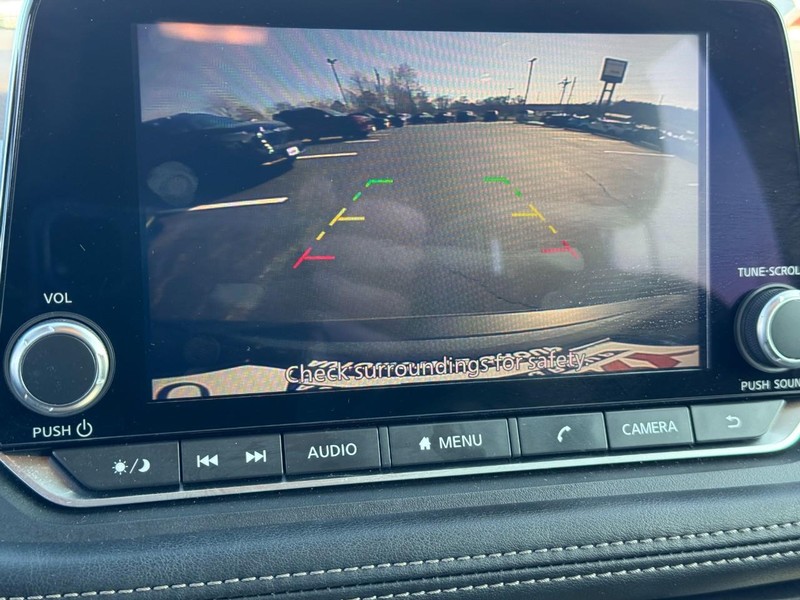 Nissan Rogue Vehicle Image 20