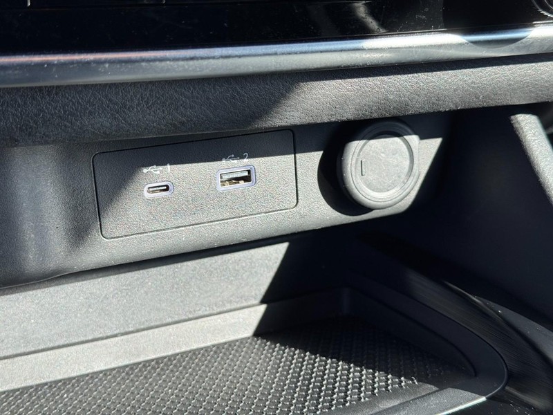 Nissan Rogue Vehicle Image 21