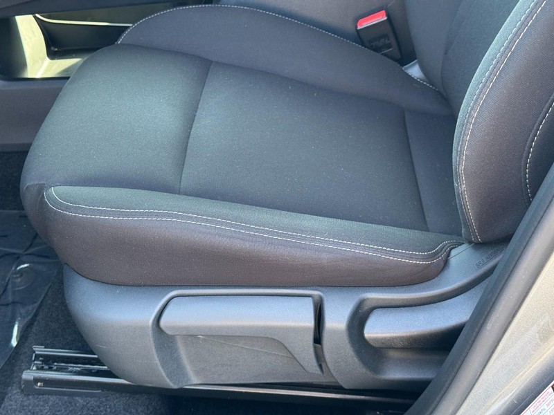 Nissan Rogue Vehicle Image 23