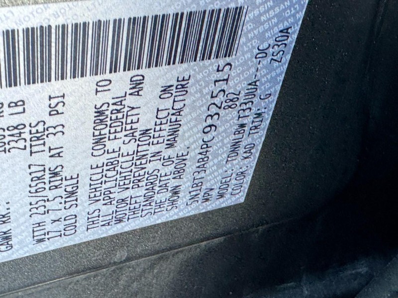 Nissan Rogue Vehicle Image 24