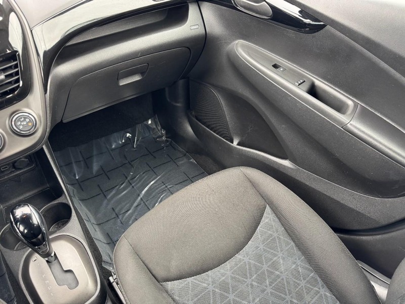 Chevrolet Spark Vehicle Image 15