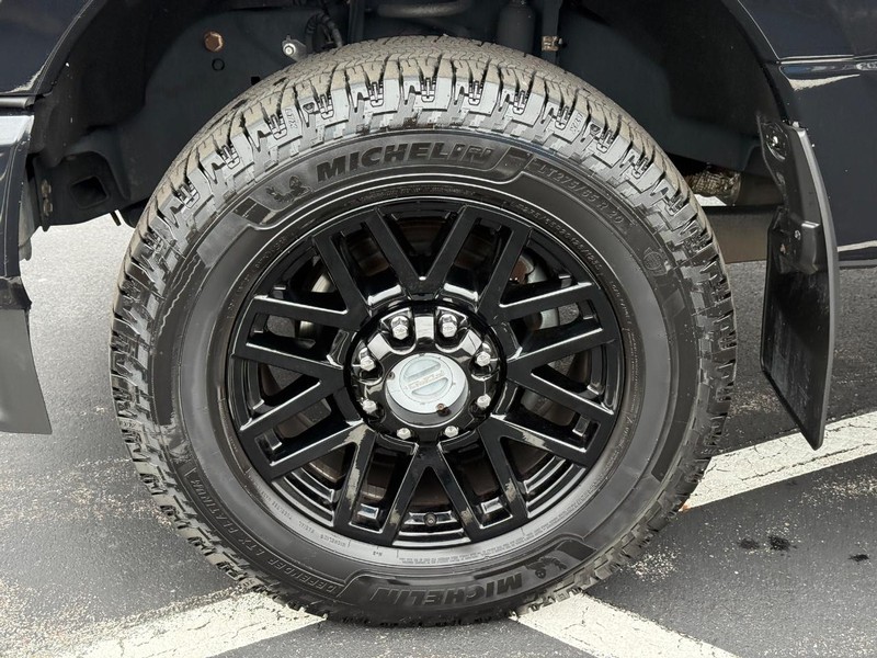 Ford Super Duty F-250 SRW Vehicle Image 09