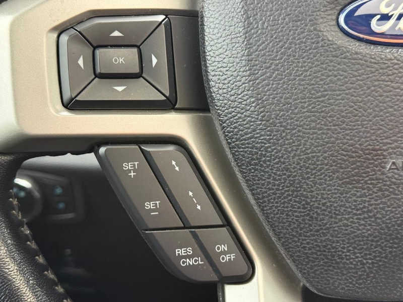 Ford Super Duty F-250 SRW Vehicle Image 17