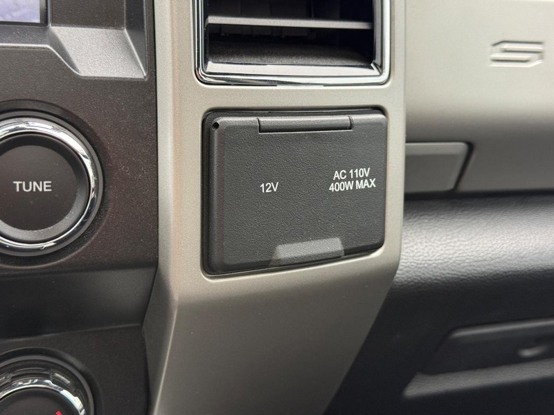 Ford Super Duty F-250 SRW Vehicle Image 24