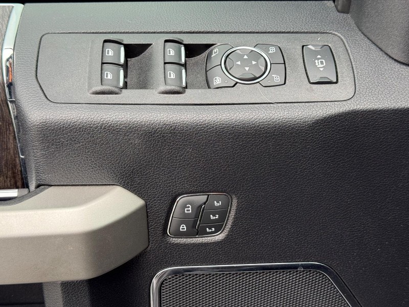 Ford Super Duty F-250 SRW Vehicle Image 28