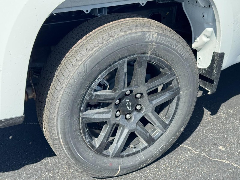 Chevrolet Silverado 1500 Vehicle Image 05