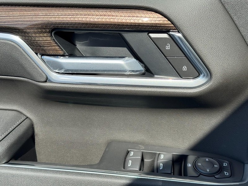 Chevrolet Silverado 1500 Vehicle Image 16