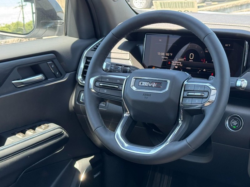 GMC Acadia Vehicle Image 09