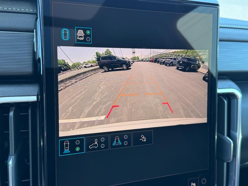 GMC Acadia Vehicle Image 15
