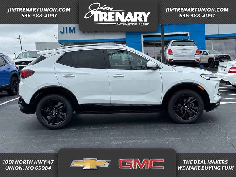 Buick Encore GX Vehicle Full-screen Gallery Image 01