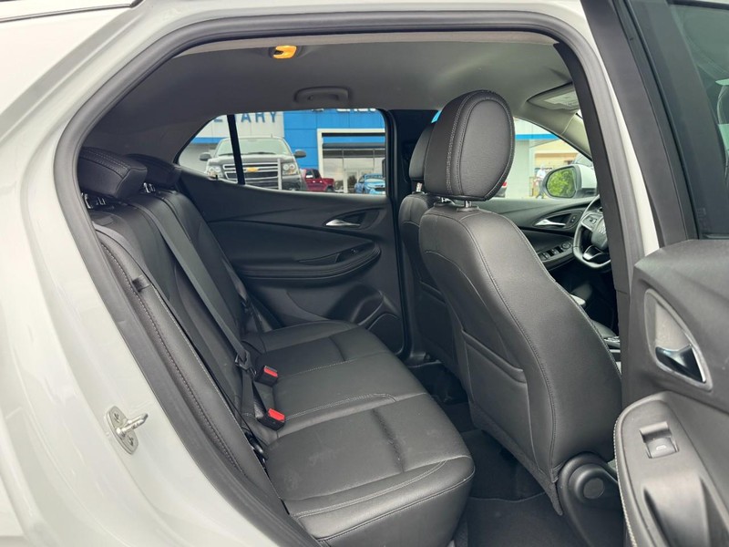 Buick Encore GX Vehicle Full-screen Gallery Image 10