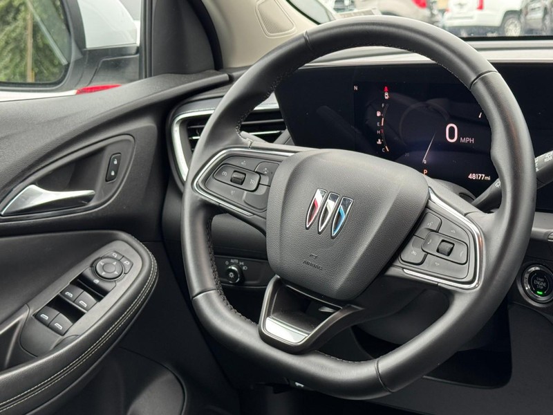 Buick Encore GX Vehicle Full-screen Gallery Image 12