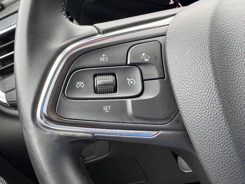 Buick Encore GX Vehicle Full-screen Gallery Image 16