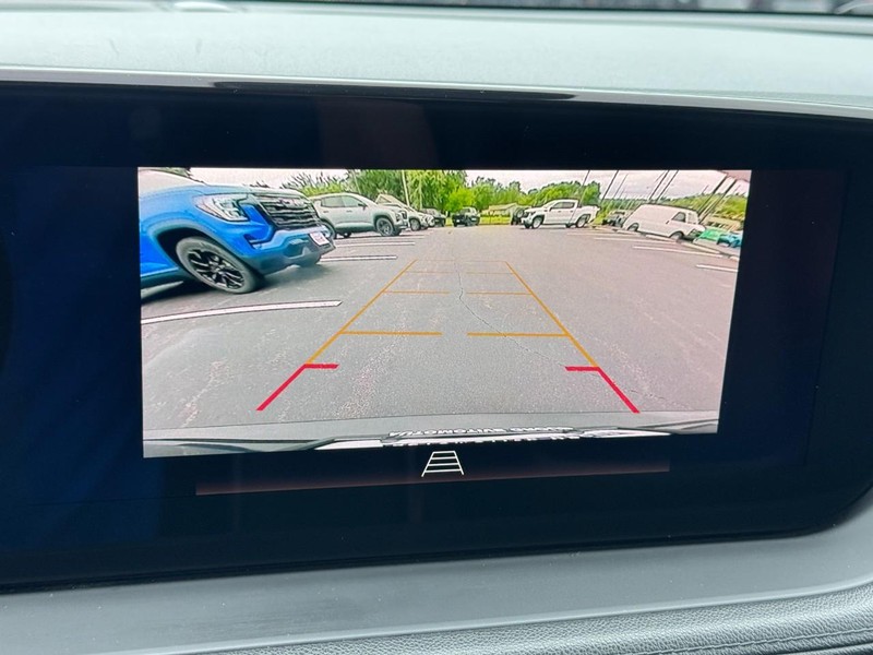 Buick Encore GX Vehicle Full-screen Gallery Image 20