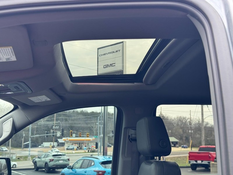 Chevrolet Silverado 1500 Vehicle Image 24