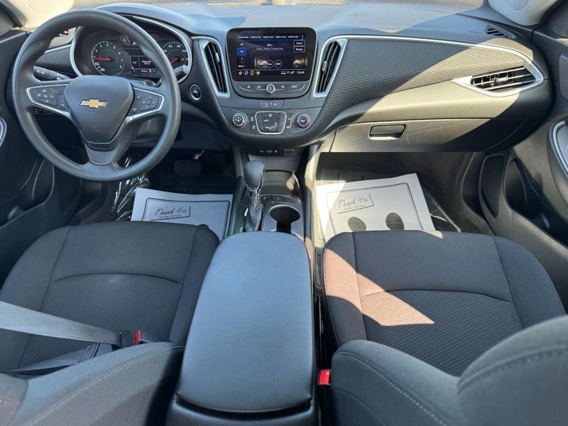 Chevrolet Malibu Vehicle Image 10