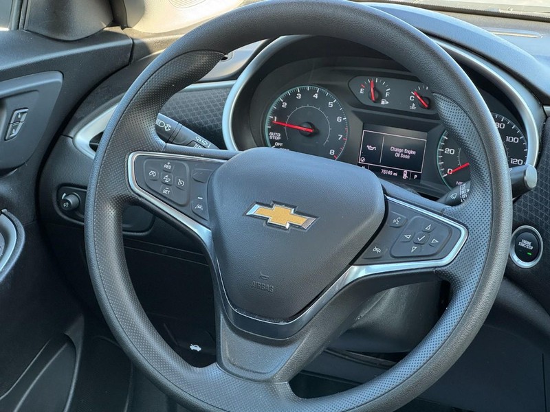 Chevrolet Malibu Vehicle Image 11